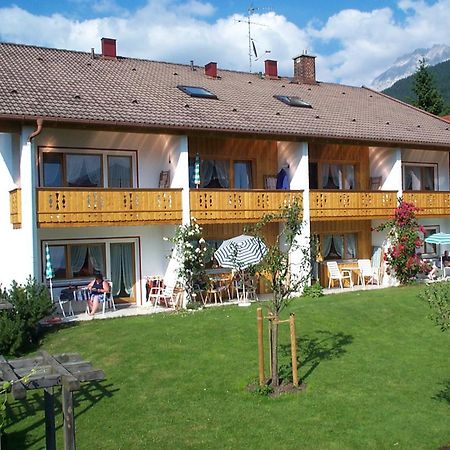 Ferienapartmenthaus Hubertushof Mittenwald Exteriör bild