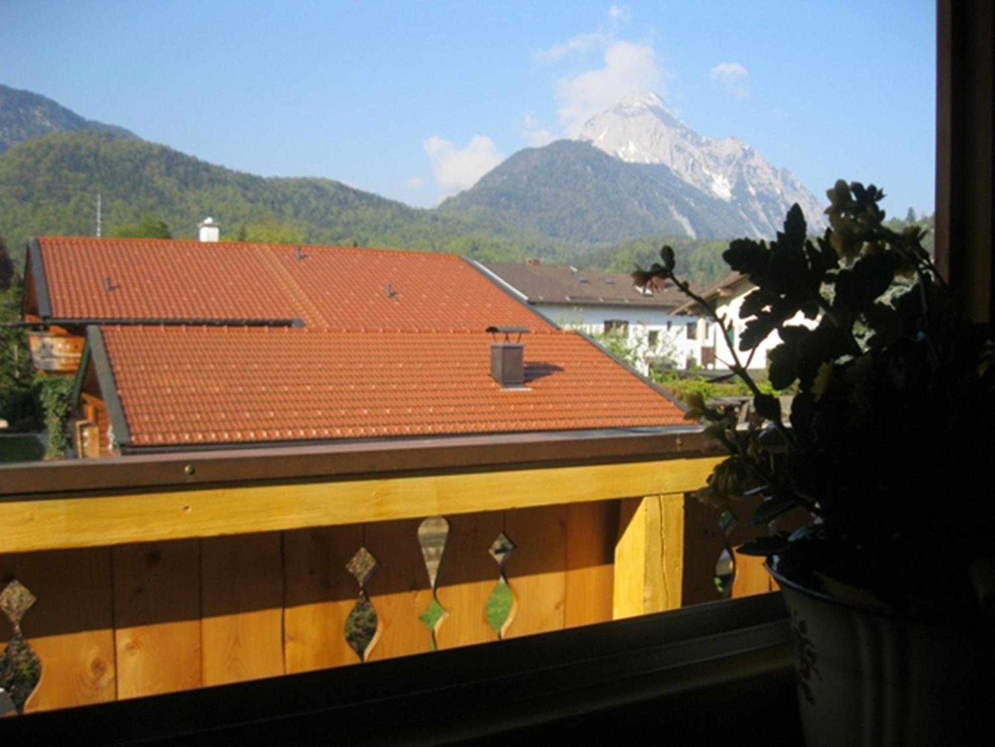 Ferienapartmenthaus Hubertushof Mittenwald Exteriör bild