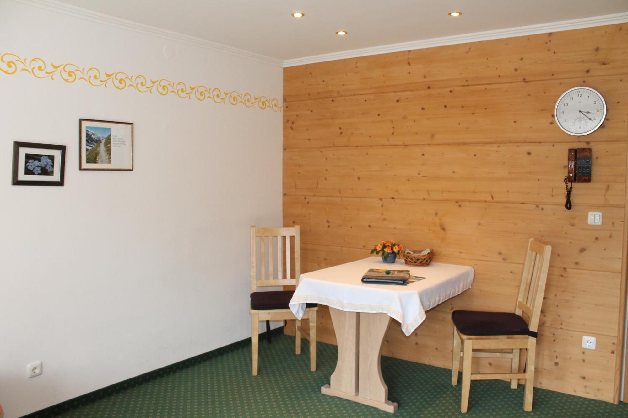 Ferienapartmenthaus Hubertushof Mittenwald Exteriör bild