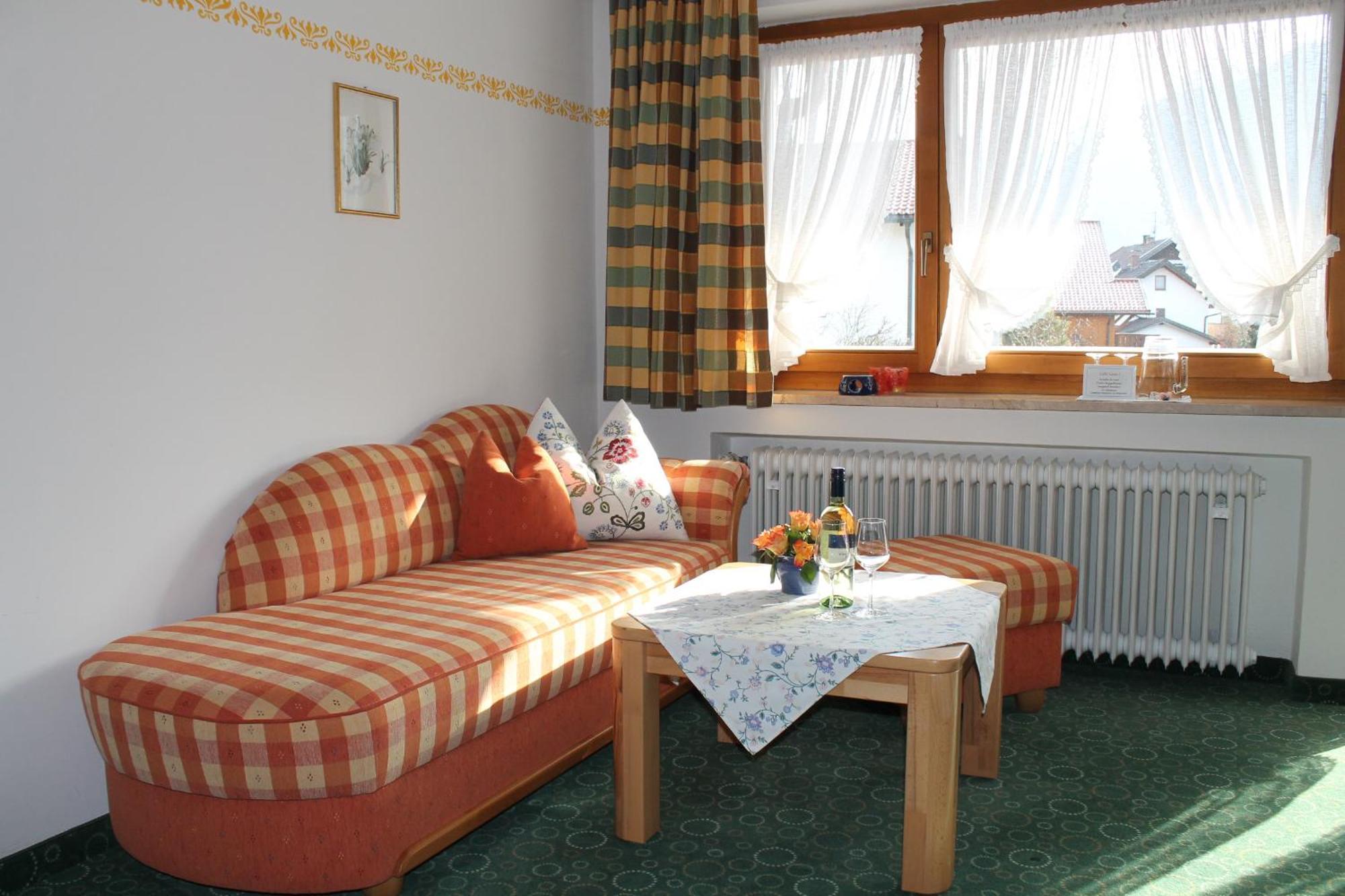 Ferienapartmenthaus Hubertushof Mittenwald Exteriör bild